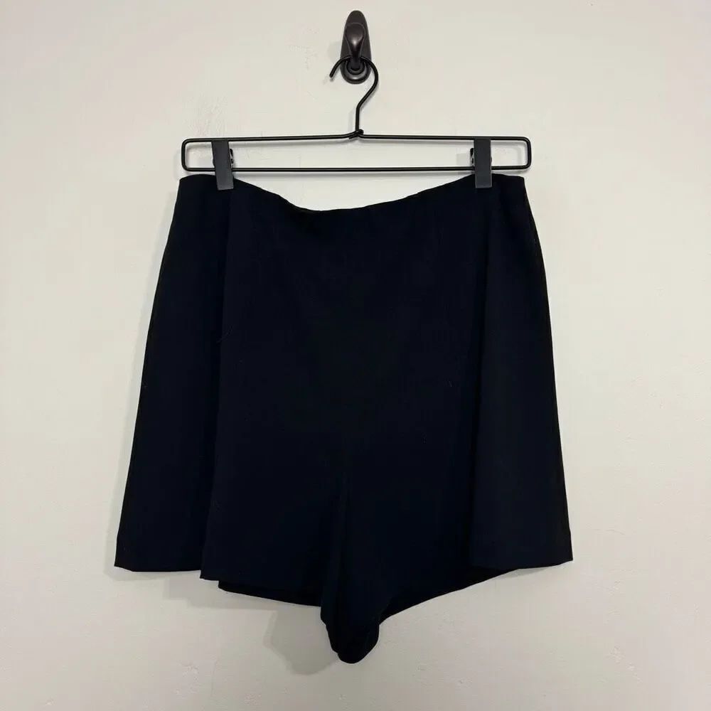 Alice + Olivia Black High Waisted Zip Back Shorts 12